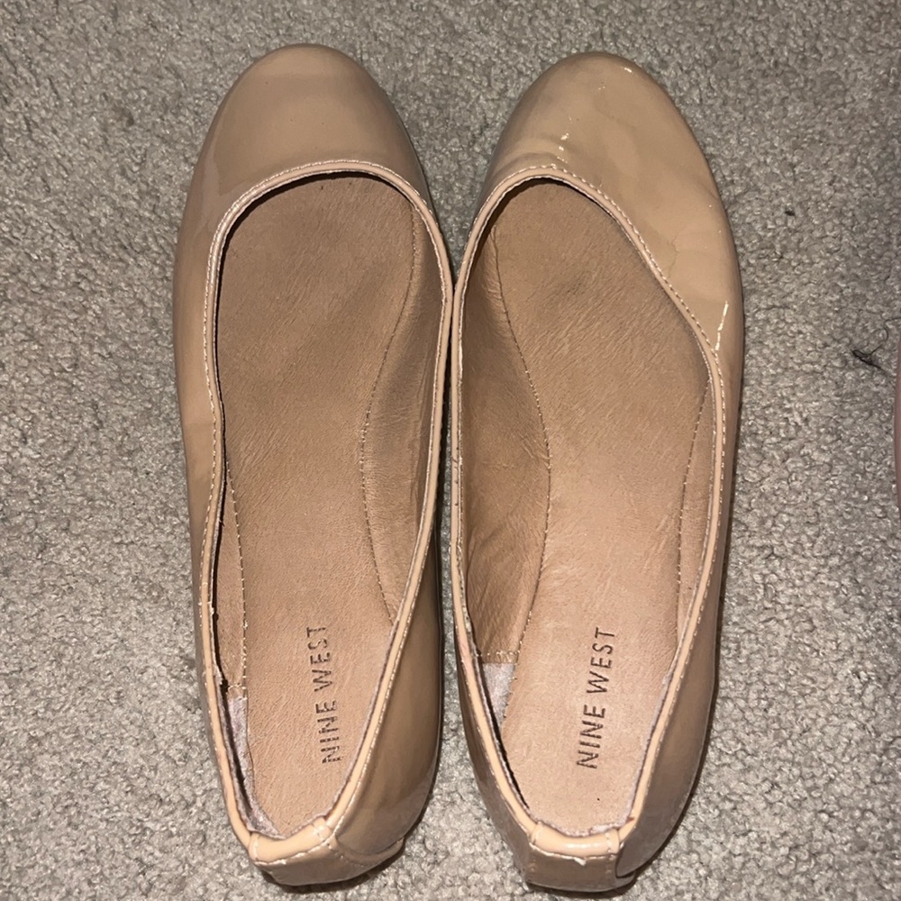Nine West Nude Patent Flats Sz 10